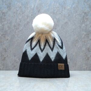 CC Exclusives Women's Pom Ski Hat Angora